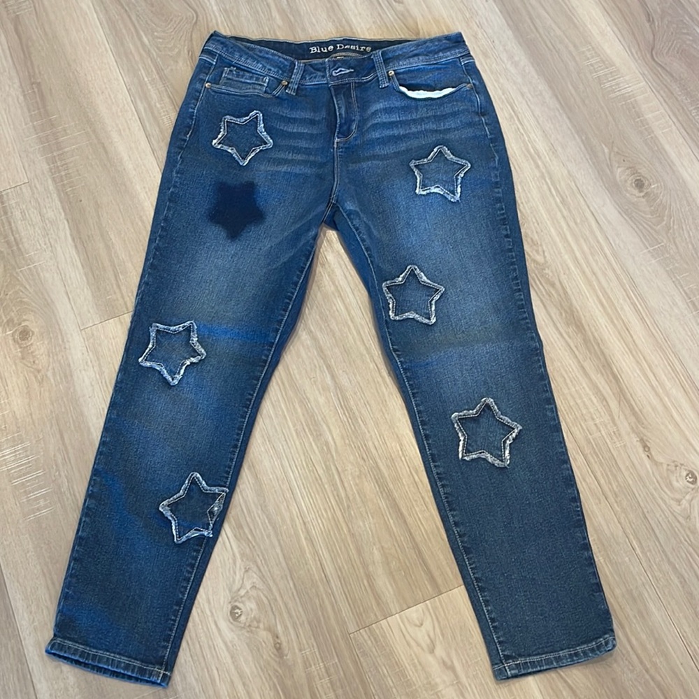 Blue Desire star distressed blue jeans ⭐️⭐️⭐️⭐️⭐️